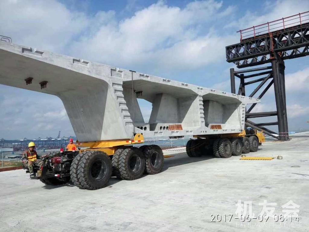 洛阳龙派专业生产120吨～600吨桥梁运输车、运梁炮车，牵引车后炮，等各种定制车，欢迎致电：15236297901