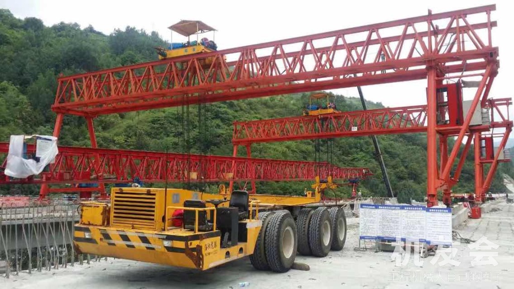 专业生产120吨～400吨桥梁运输车，运梁炮车，牵引车后炮