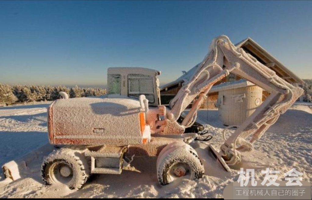 挖掘机在冬季要如何进行维护保养