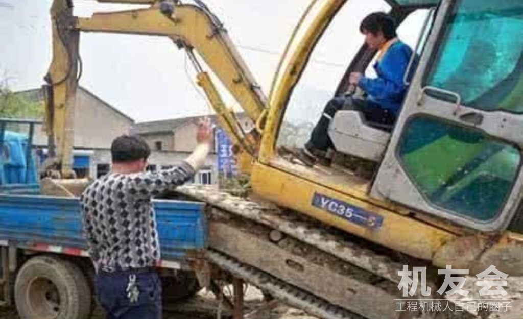 挖掘机驾驶员必须会的四个操作
