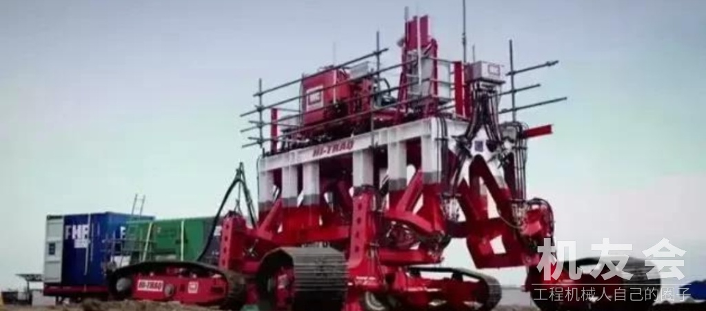 世界第一台海底挖掘机，造价上千万，可远程遥控在1500米水下工作