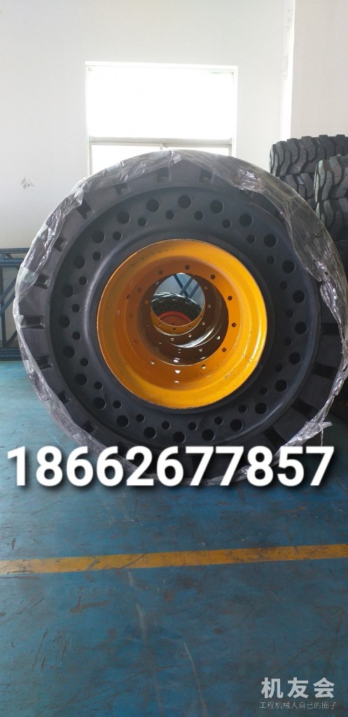 滑移裝載機，攤鋪機專用实心胎 服務專綫 18662677857
