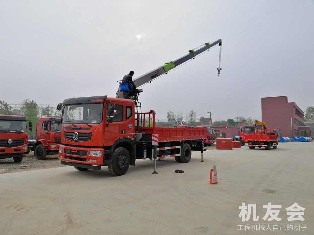 最强单桥随车吊，价格绝对实惠