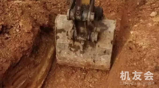 【施工技巧】挖掘机高手必备挖沟技巧
