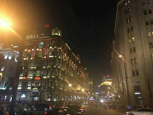 外滩夜景，最美风景莫在黄昏后