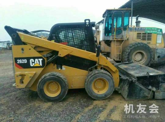 浙江杭州市出租山猫轮胎式0.8吨以下S650滑移装载机