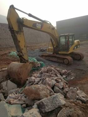 河南郑州市出租卡特彼勒中挖320挖掘机