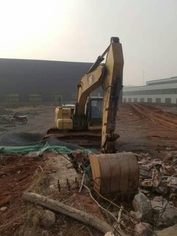河南郑州市出租卡特彼勒中挖320挖掘机