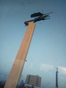 滨州黄河大桥-唐赛尔塑像！