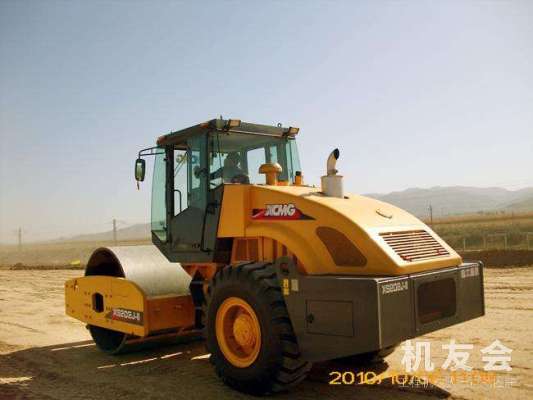 安徽合肥市出租徐工机械式22吨以上xs222单钢轮压路机