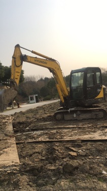 江蘇蘇州市出租現代小挖現代60-7挖掘機