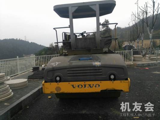 江苏徐州市出租沃尔沃液压式13吨以上沃尔沃dd138双钢轮压路机