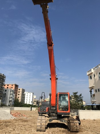 海南三亚市出租斗山中挖DX225-9挖掘机