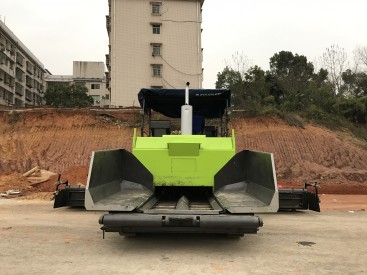 湖南长沙市出租中联重科大型DTU95D摊铺机