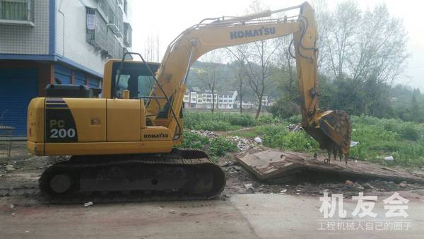 四川达州市出租小松小挖130挖掘机