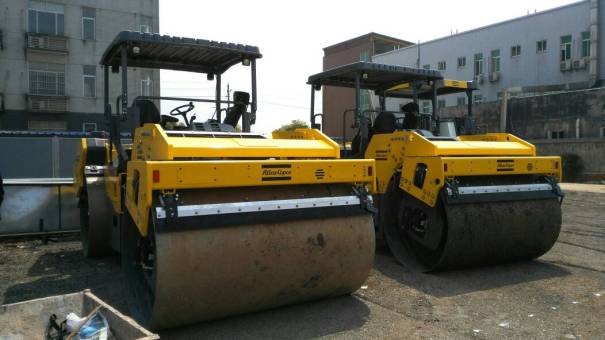 湖南长沙市出租阿特拉斯·科普柯液压式13吨以上CC6200双钢轮压路机