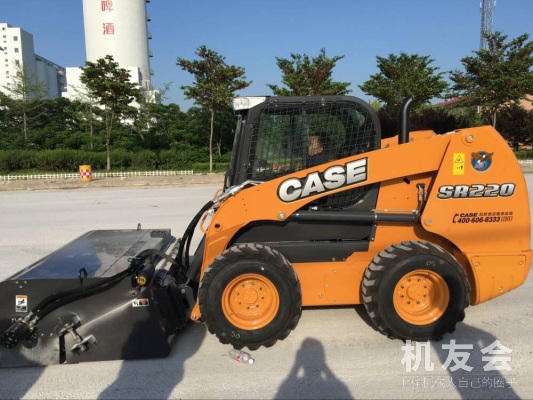 山东临沂市出租凯斯轮胎式1吨以上S220滑移装载机