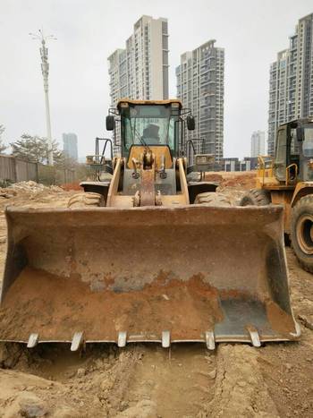 福建泉州市出租山东临工5吨LG953装载机