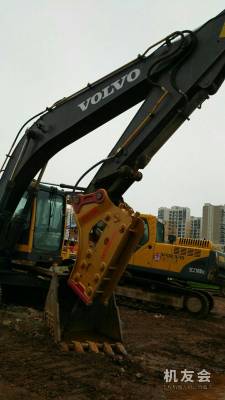雲南昆明市出租沃爾沃中挖EC240挖掘機