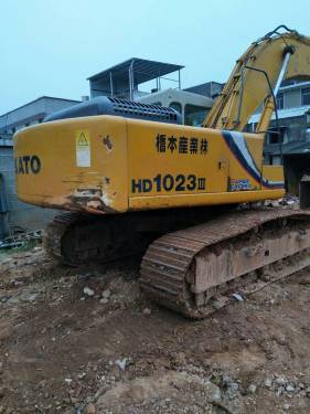 湖南长沙市出租加藤中挖HD1023挖掘机