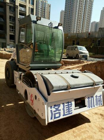 河南郑州市出租国机洛建机械式12吨LSS312单钢轮压路机