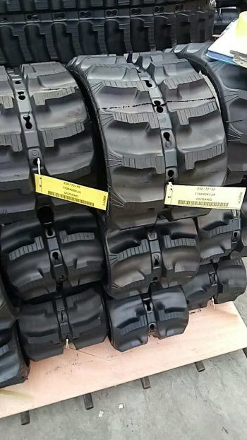江西宜春市出租各种挖机橡胶履带迷你挖橡胶履带型号齐全挖掘机