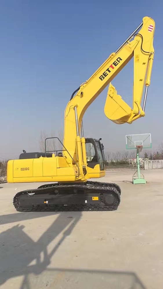 山东临沂市二手机三一重工中挖(15-25吨)SY215挖掘机