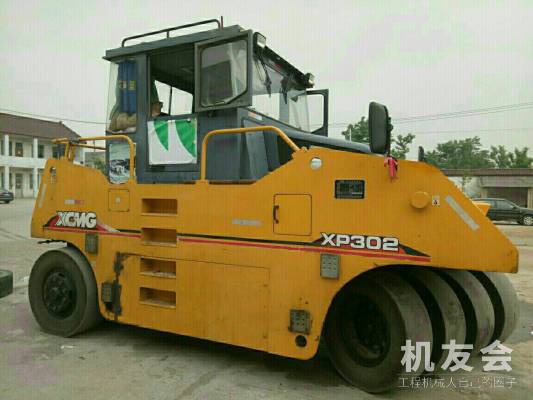 江苏南通市出租徐工液压式22吨以上XS302单钢轮压路机