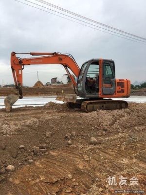 廣西桂林市17萬元出售日立小挖ZX60挖掘機