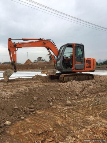 广西桂林市17万元出售日立小挖ZX60挖掘机