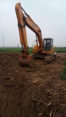 安徽亳州市出租雷沃重工大挖260挖掘机