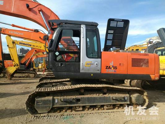 四川成都市54万元出售日立中挖ZX240挖掘机