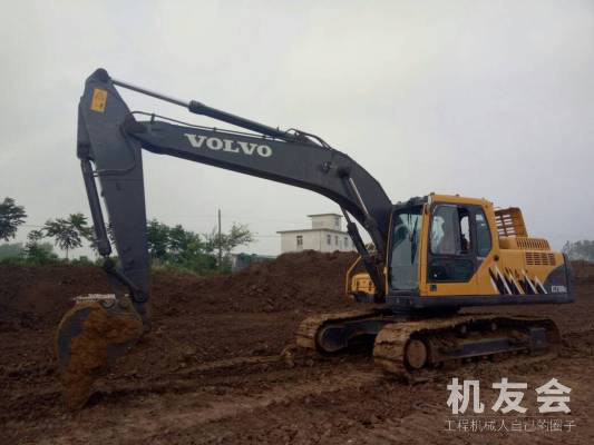 安徽合肥市25万元出售沃尔沃中挖EC210挖掘机