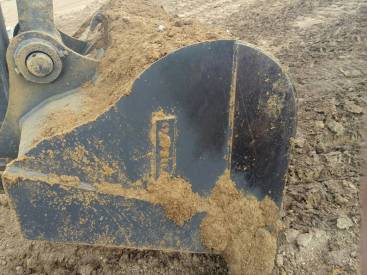 安徽合肥市25万元出售沃尔沃中挖EC210挖掘机