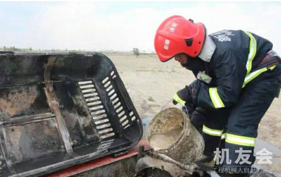 高温天挖掘机燃油外溢自燃 阿勒泰消防紧急处置