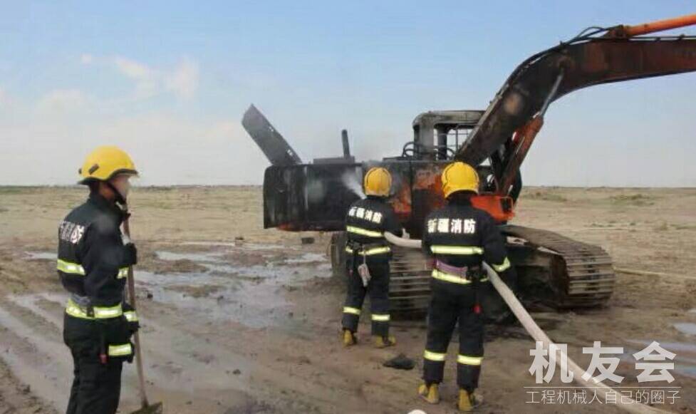 高温天挖掘机燃油外溢自燃 阿勒泰消防紧急处置