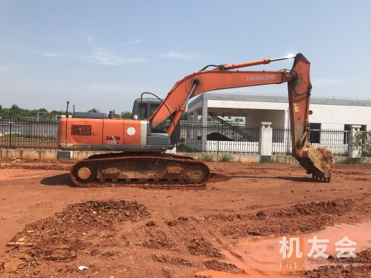 江西鹰潭市63万元出售日立中挖ZX200挖掘机