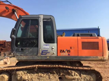 江西鷹潭市63萬元出售日立中挖ZX200挖掘機