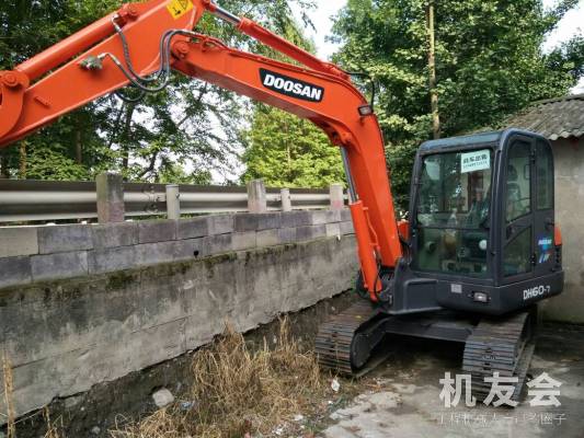 四川成都市23.8萬元出售鬥山小挖DH60挖掘機