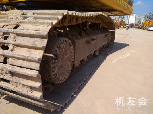 江苏苏州市30万元出售小松中挖PC200挖掘机