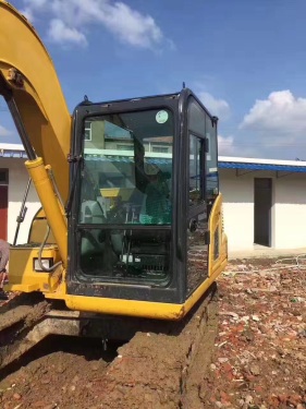 江苏苏州市18.8万元出售小松小挖PC70挖掘机