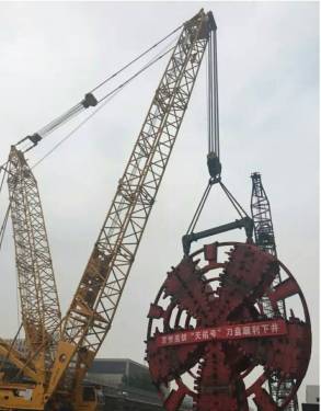 【城市轨道利器】徐工履带吊助阵，3500吨京城最大盾构机刀盘