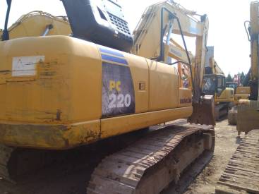 江苏苏州市40万元出售小松中挖PC220挖掘机