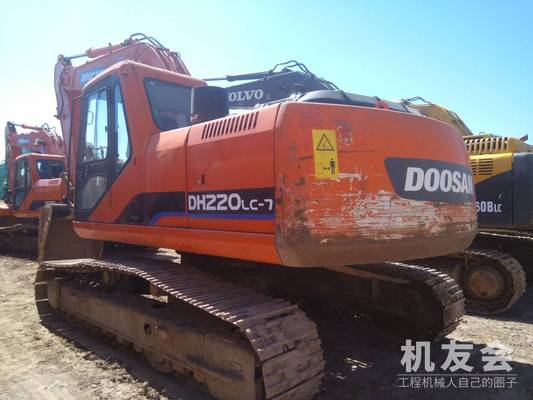 江苏苏州市28万元出售斗山中挖DH220挖掘机