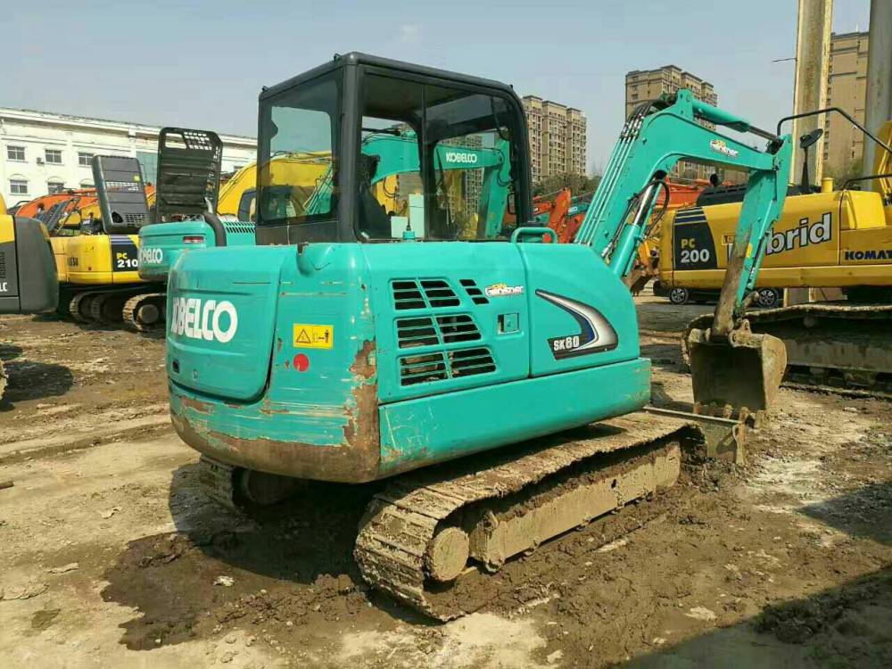 江苏苏州市15万元出售神钢小挖SK60挖掘机