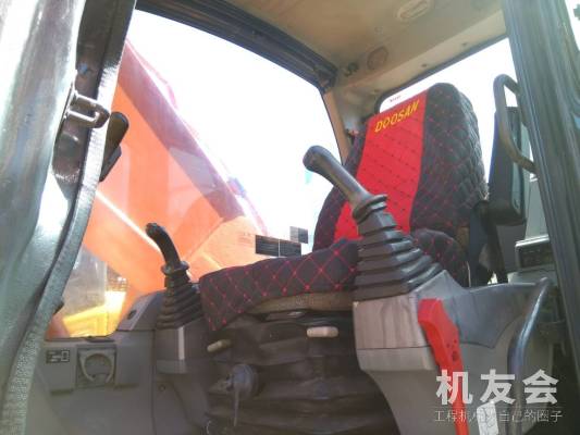 江苏苏州市28万元出售斗山中挖DH220挖掘机