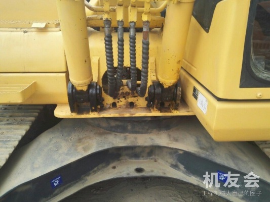 江苏苏州市28万元出售小松小挖PC130挖掘机