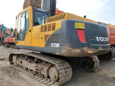江苏苏州市33万元出售沃尔沃中挖EC210挖掘机
