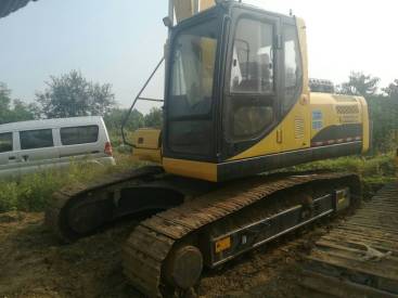 山東臨沂市23萬元出售力士德中挖SC230挖掘機