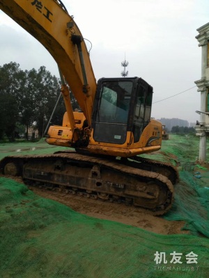 河南鄭州市27萬元出售龍工中挖LG6225挖掘機